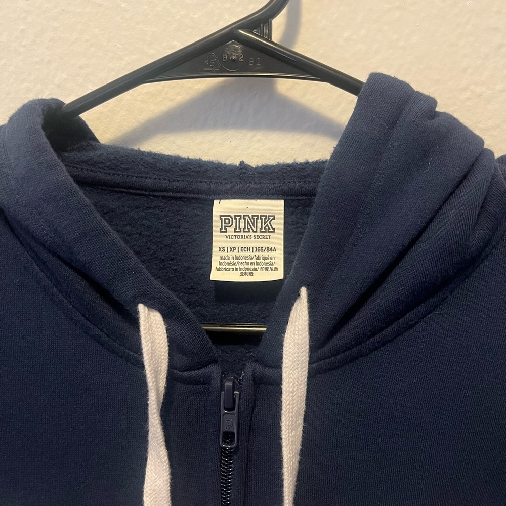 ✨PINK Victoria's Secret Navy Zip-Up Hoodie with White Logo - Picture 3 of 7